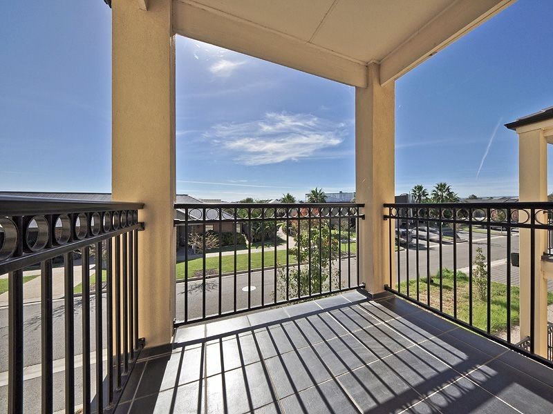 4b Trinity Circuit, Mawson Lakes SA 5095