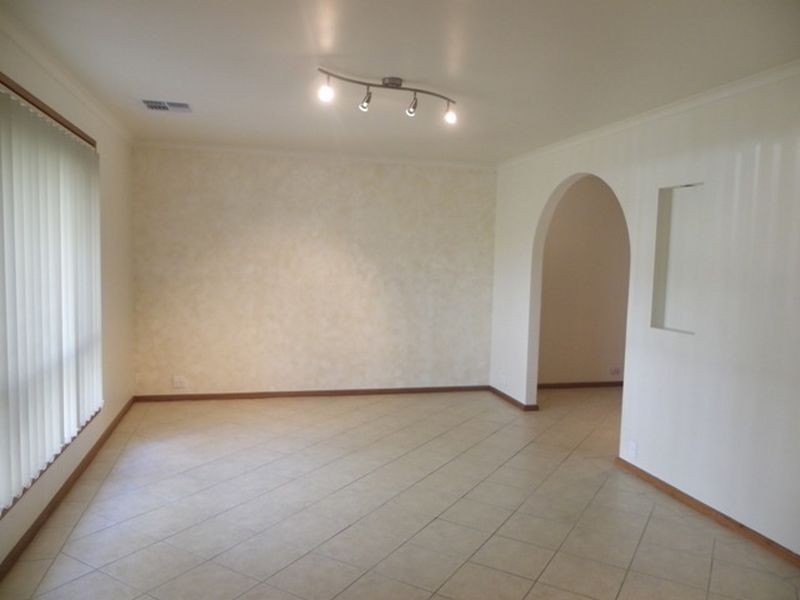 1 Blakiston Court, Paralowie SA 5108
