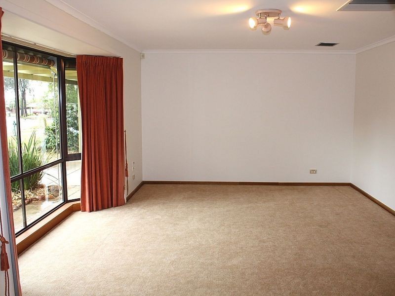 76 Canterbury Drive, Salisbury Heights SA 5109