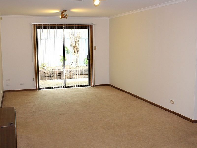 76 Canterbury Drive, Salisbury Heights SA 5109