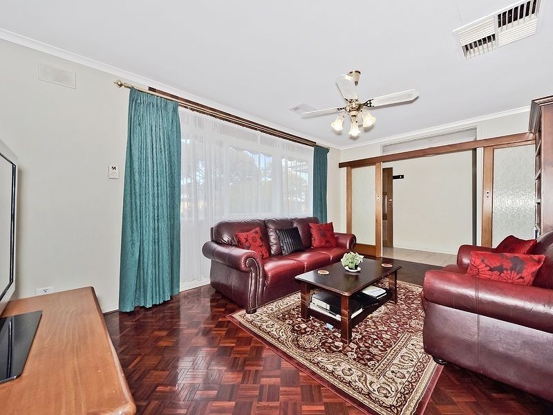 27 Coach Street, Salisbury East SA 5109