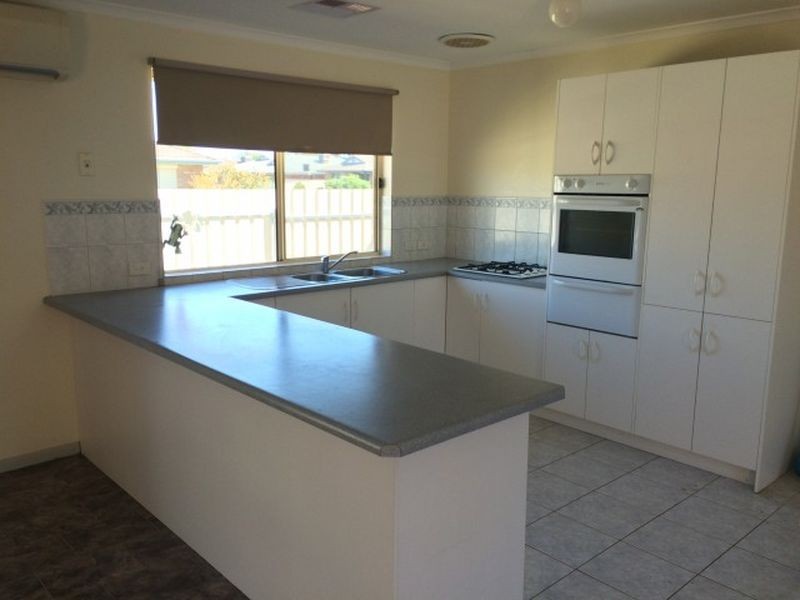 11 Claxton Way, Burton SA 5110