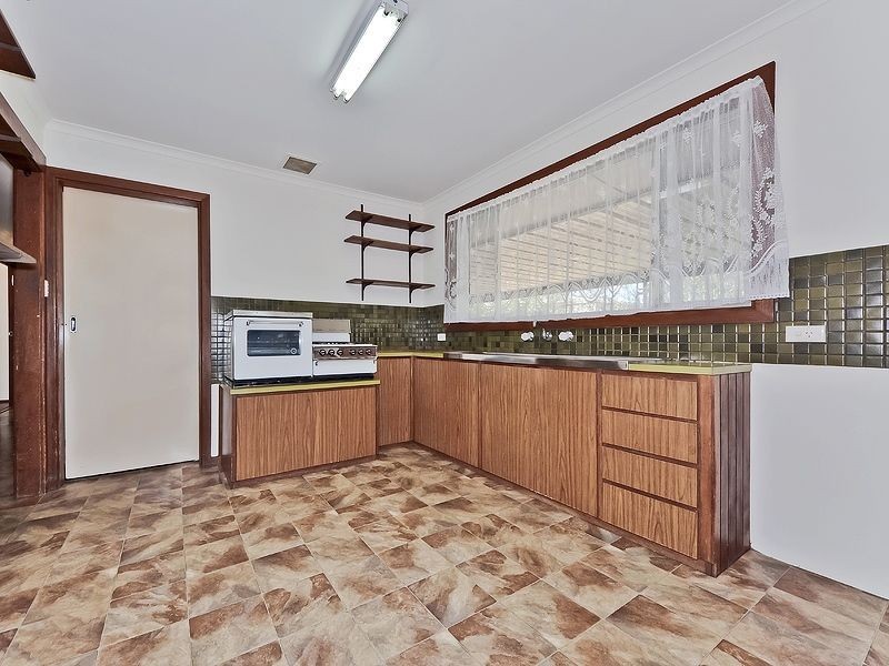 18 Woodfield Drive, Salisbury Downs SA 5108