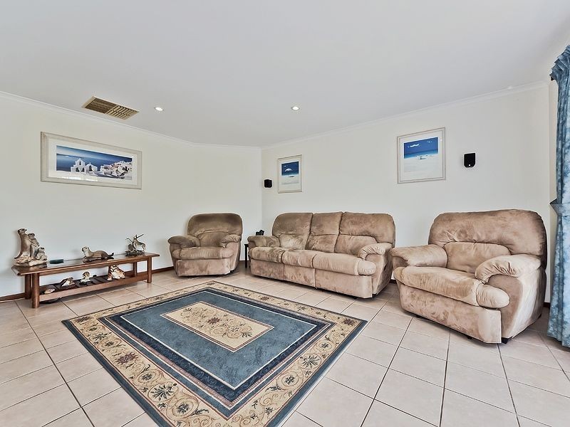 1 Holmeswood Court, Para Hills West SA 5096