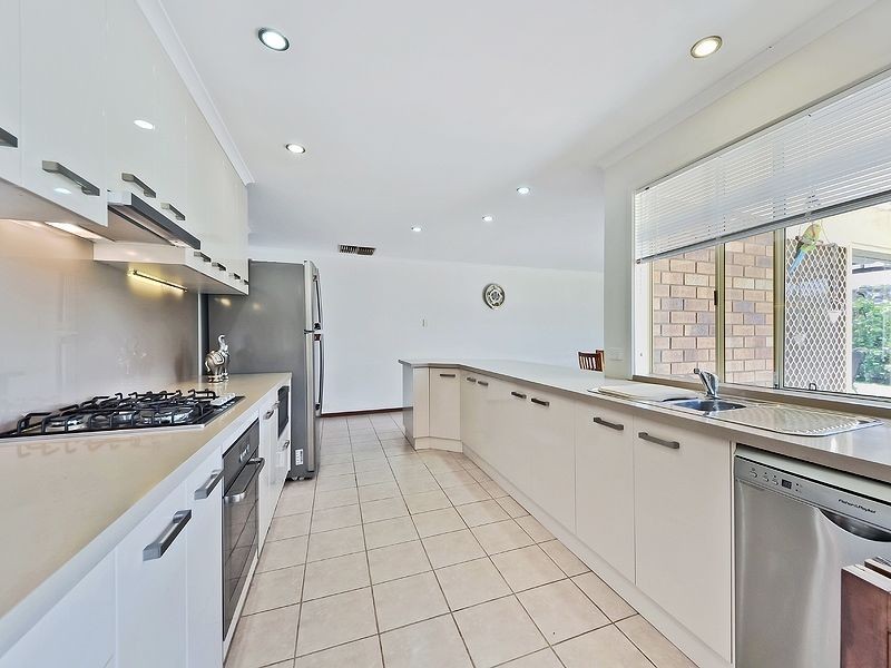 1 Holmeswood Court, Para Hills West SA 5096