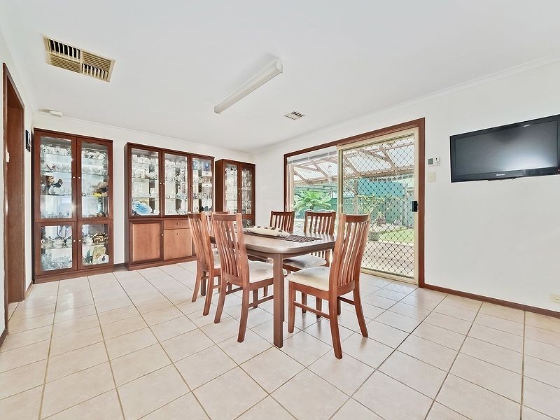 1 Holmeswood Court, Para Hills West SA 5096