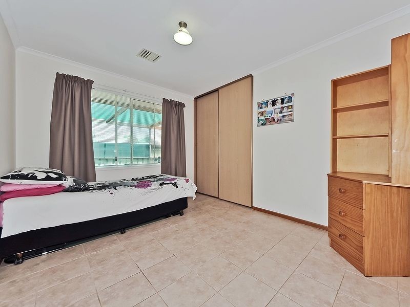 1 Holmeswood Court, Para Hills West SA 5096