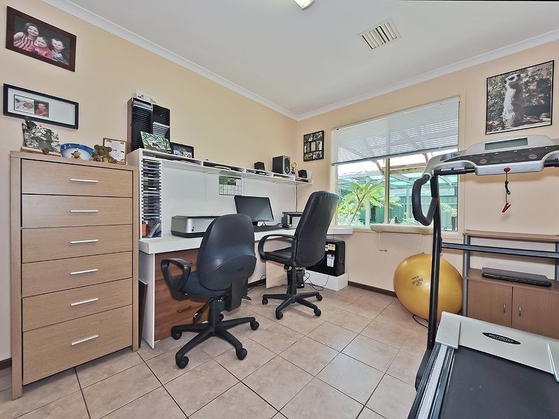 1 Holmeswood Court, Para Hills West SA 5096