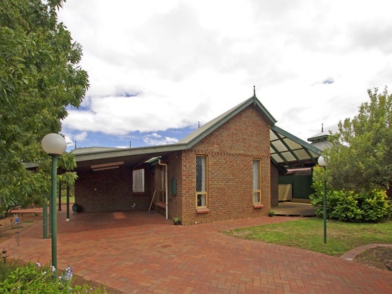 1 Whelstone Road, Salisbury Downs SA 5108