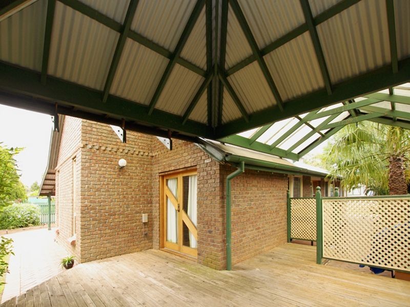 1 Whelstone Road, Salisbury Downs SA 5108
