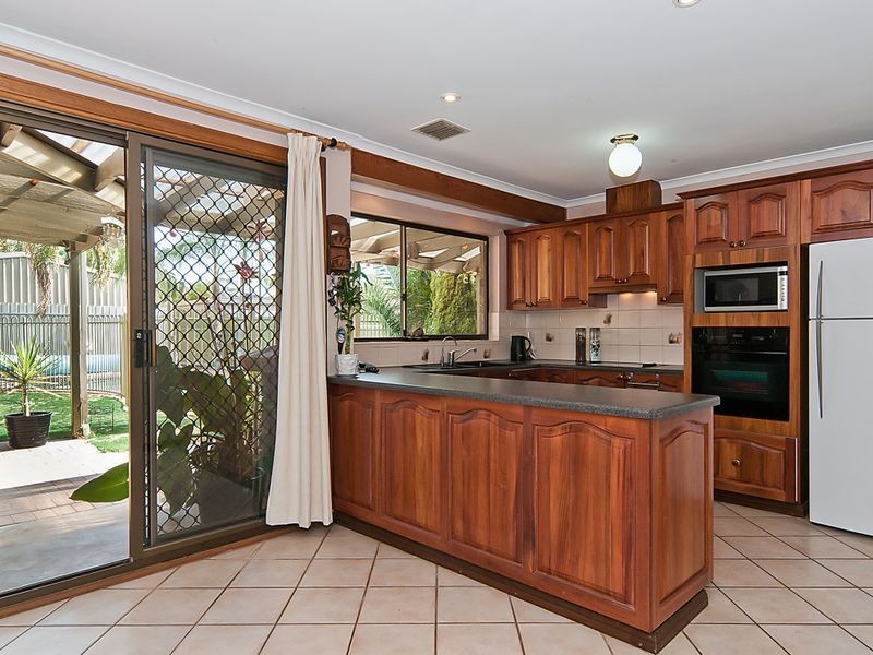 4 Sydney Drive, Salisbury Heights SA 5109