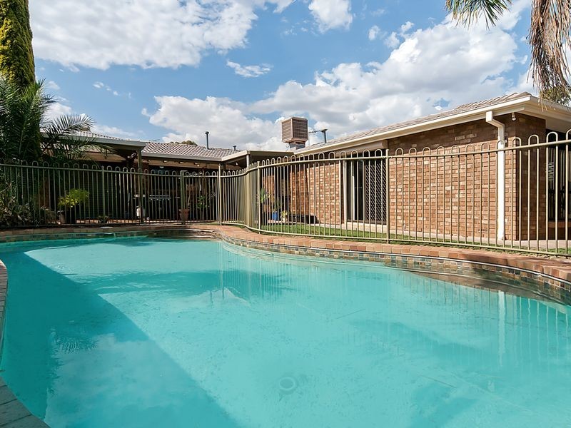 4 Sydney Drive, Salisbury Heights SA 5109