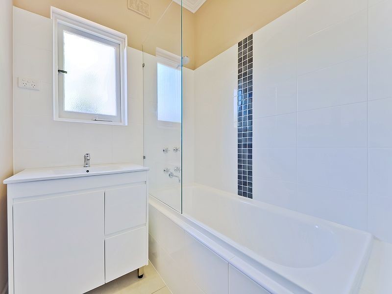 12 Chaddenwick Road, Elizabeth Vale SA 5112