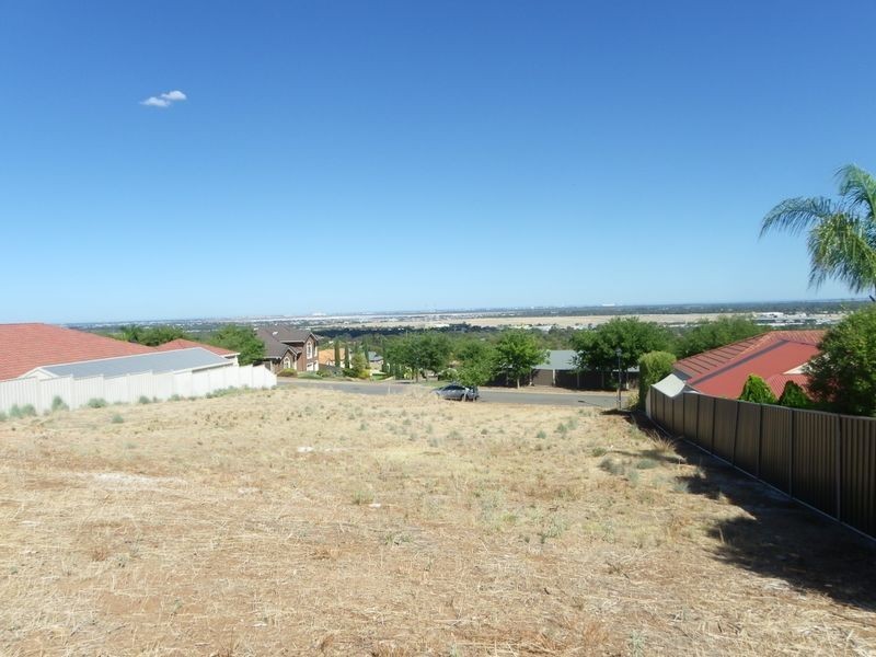 12 Trowbridge Circuit, Gulfview Heights SA 5096