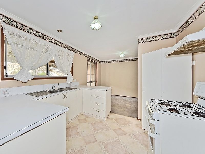 23 President Avenue, Andrews Farm SA 5114