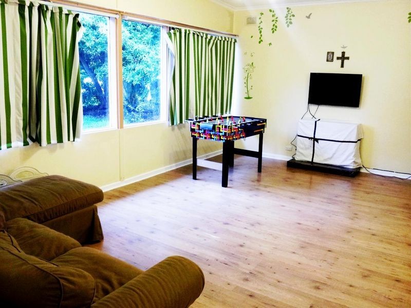 9 Somerset Road, Para Hills SA 5096