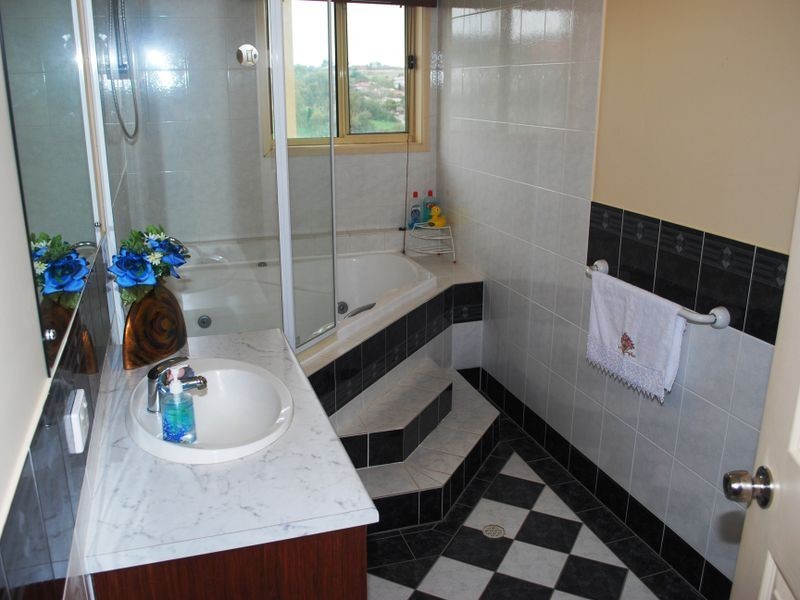 29 Reordan Drive, Greenwith SA 5125