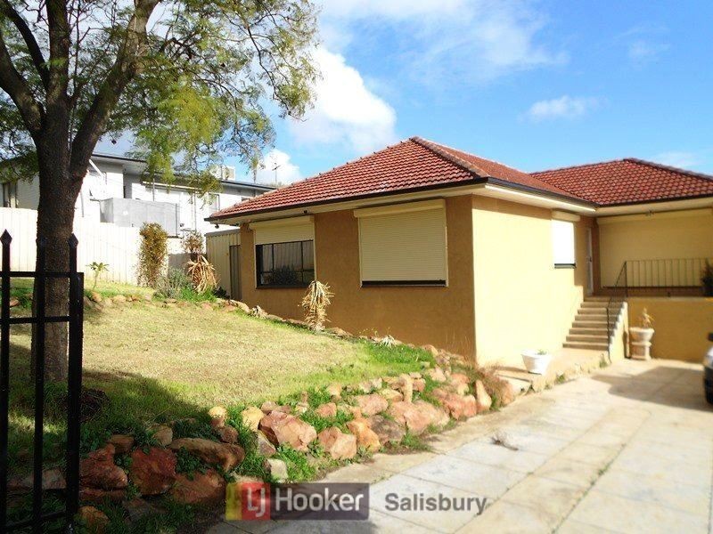 11 Allen Drive, Para Hills SA 5096
