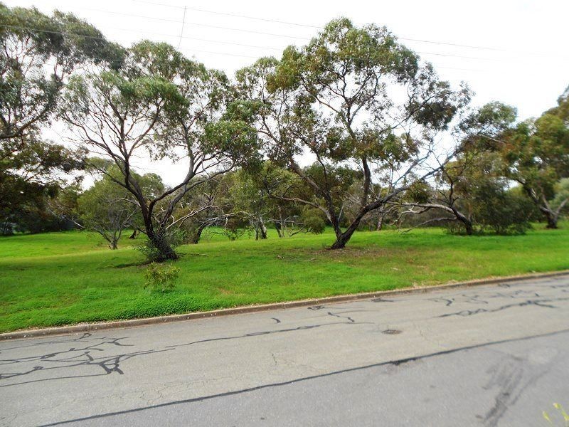 11 Allen Drive, Para Hills SA 5096