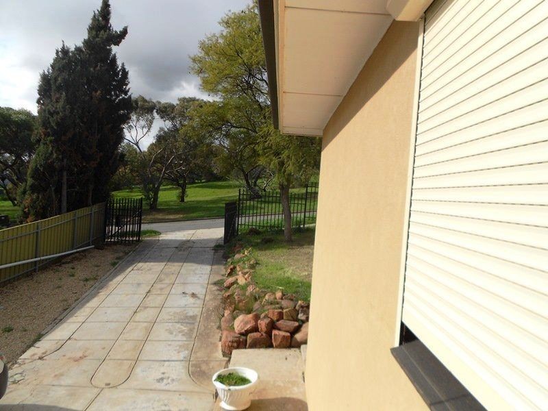 11 Allen Drive, Para Hills SA 5096