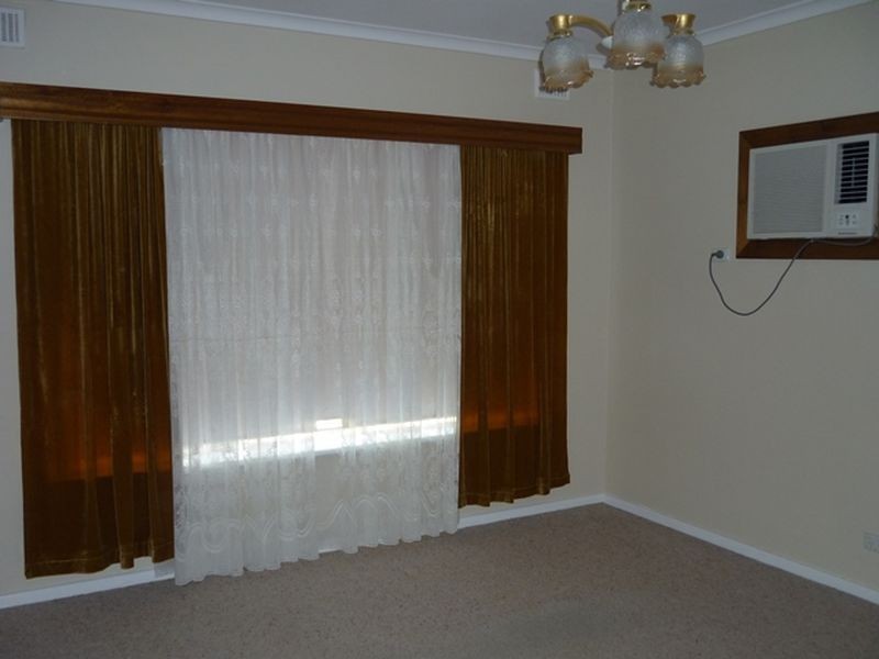 16 Douglas Road, Salisbury East SA 5109