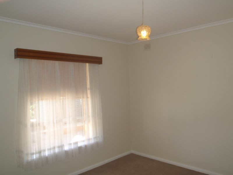 16 Douglas Road, Salisbury East SA 5109