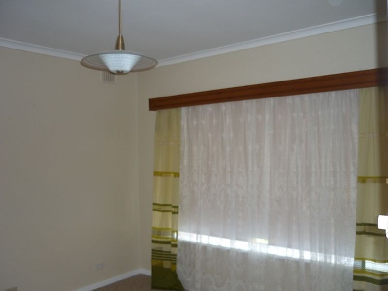 16 Douglas Road, Salisbury East SA 5109