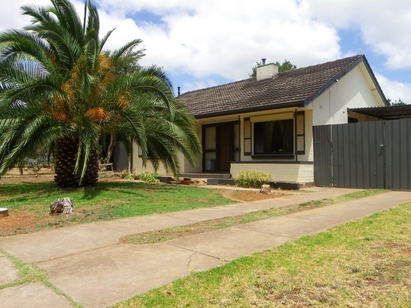 8 Wallace Road, Elizabeth Vale SA 5112