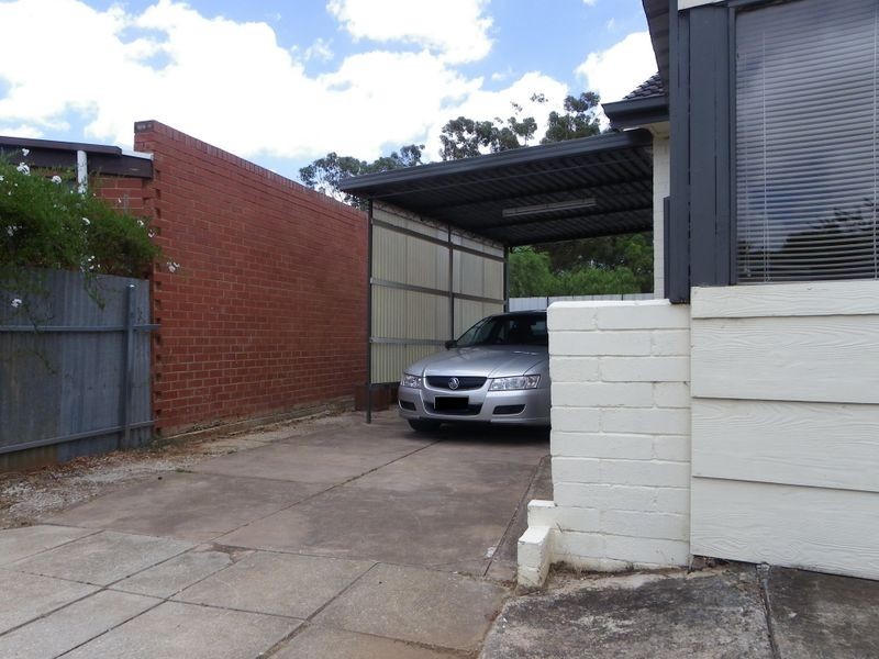 8 Wallace Road, Elizabeth Vale SA 5112