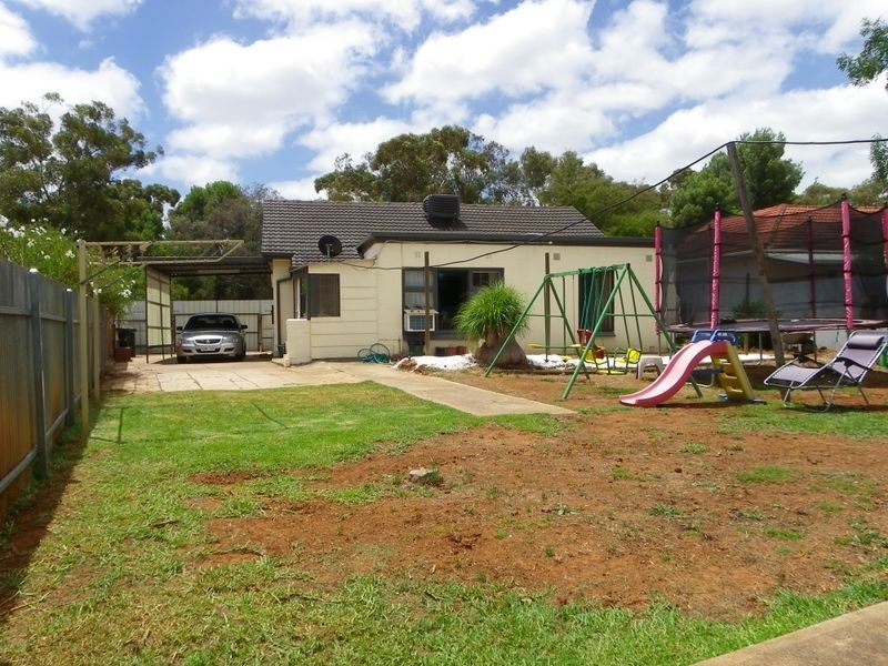 8 Wallace Road, Elizabeth Vale SA 5112