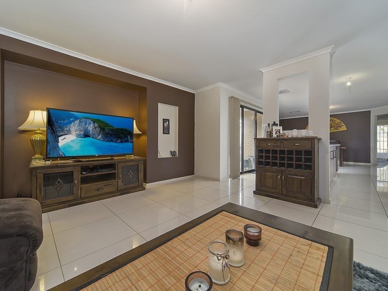 2 Oaks Court, Parafield Gardens SA 5107