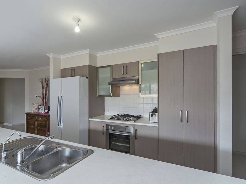 2 Oaks Court, Parafield Gardens SA 5107