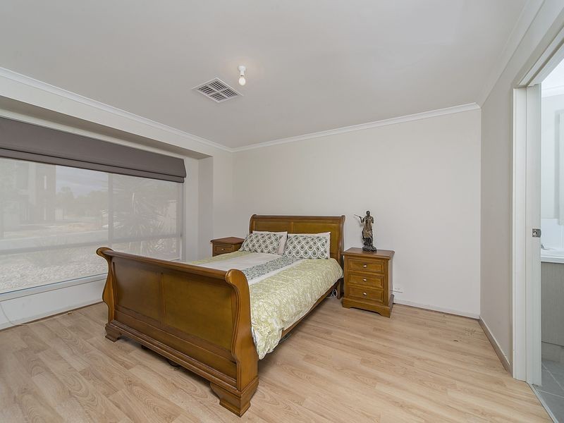 2 Oaks Court, Parafield Gardens SA 5107