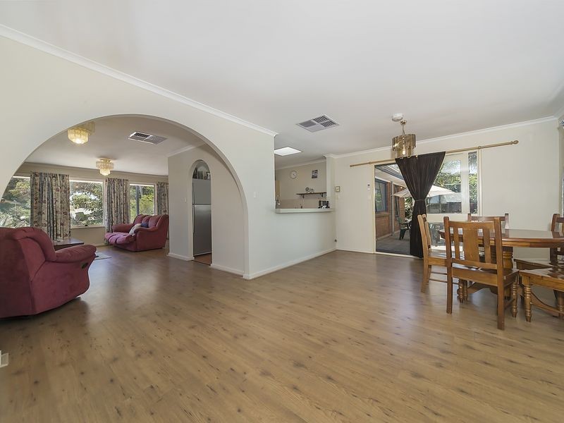 19 Thomson Avenue, Gulfview Heights SA 5096