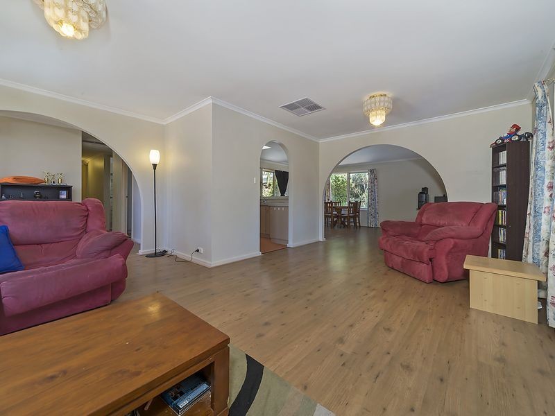 19 Thomson Avenue, Gulfview Heights SA 5096