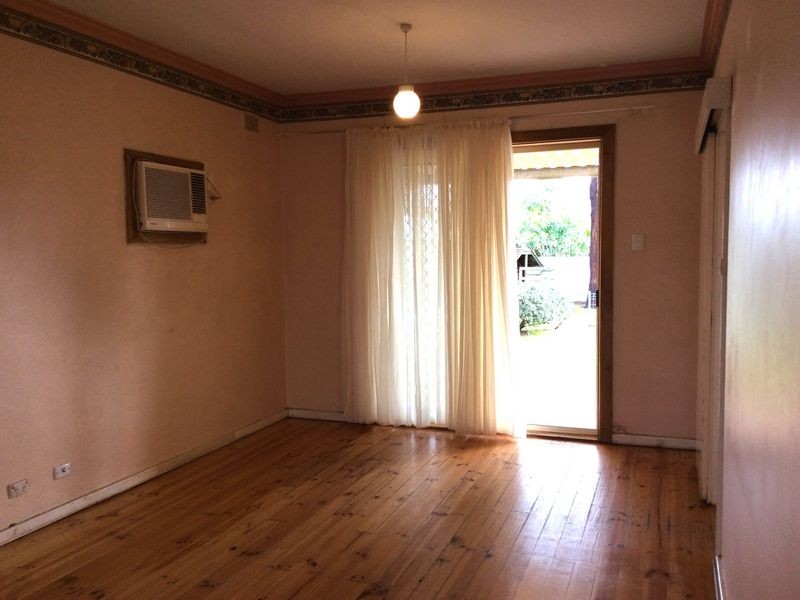 8 Longleat Road, Elizabeth Vale SA 5112