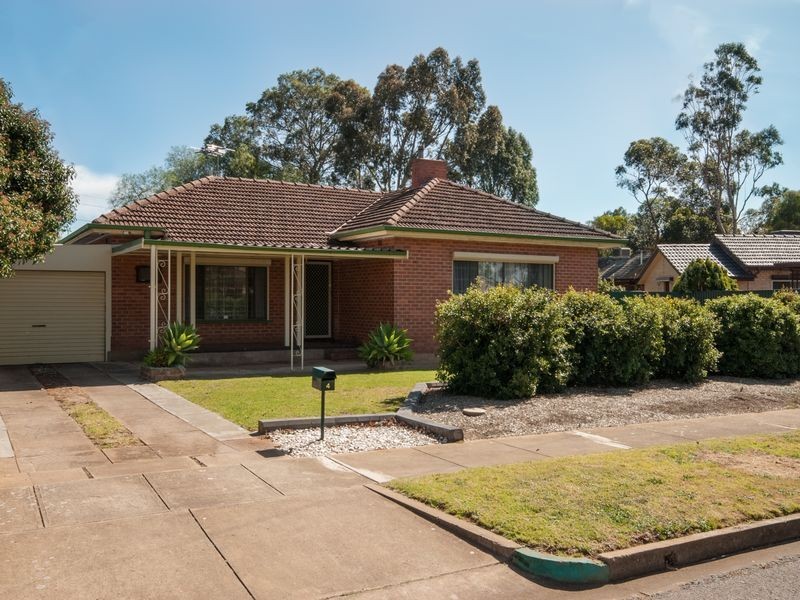 4 Chaddenwick Road, Elizabeth Vale SA 5112