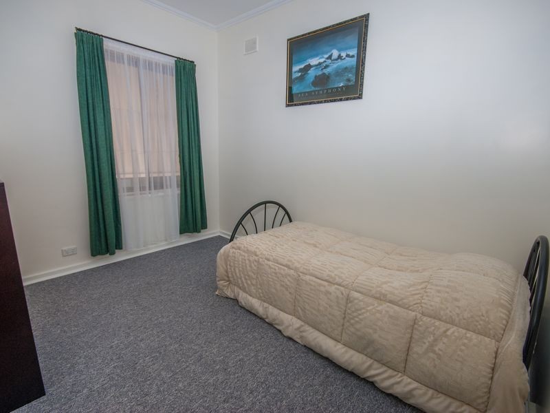 4 Chaddenwick Road, Elizabeth Vale SA 5112