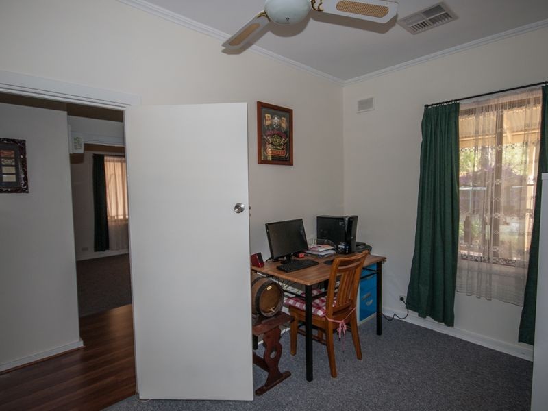 4 Chaddenwick Road, Elizabeth Vale SA 5112