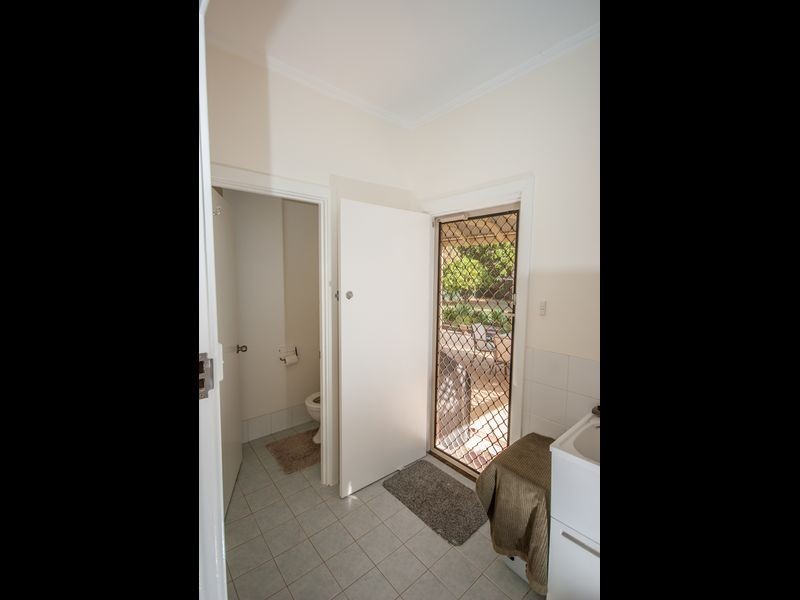 4 Chaddenwick Road, Elizabeth Vale SA 5112