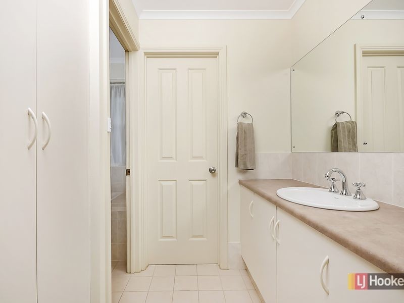 3 Edgewater Place, Burton SA 5110