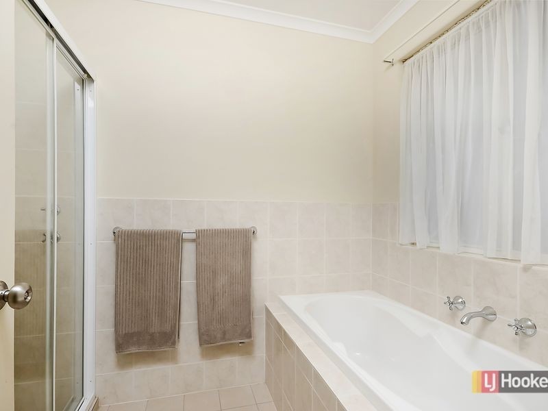 3 Edgewater Place, Burton SA 5110