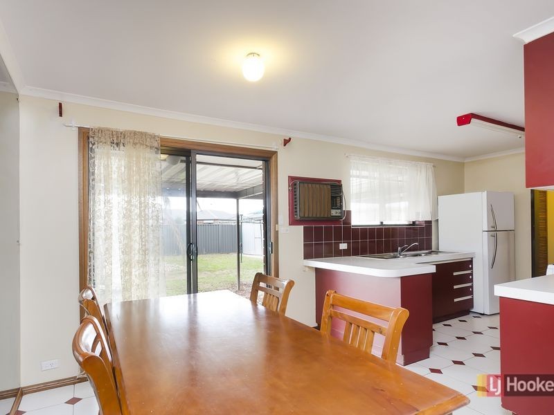 17 Potts Crescent, Burton SA 5110