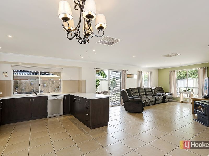 12 Vine Parade, Munno Para West SA 5115