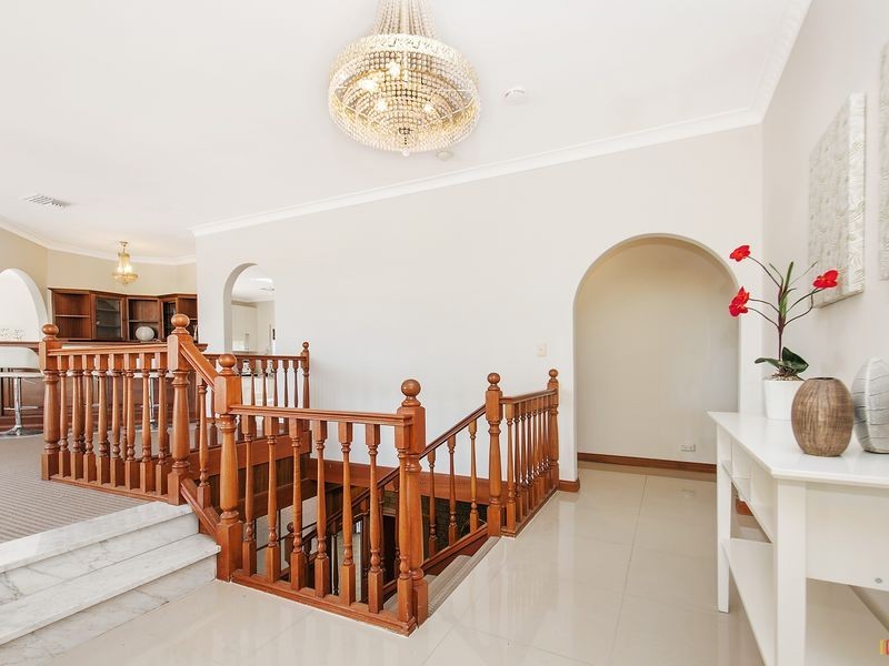 43 Yulinda Terrace, Gulfview Heights SA 5096