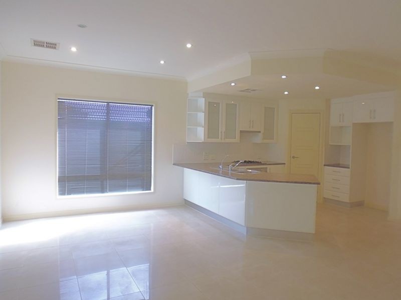67 Lord Howe Crescent, Mawson Lakes SA 5095