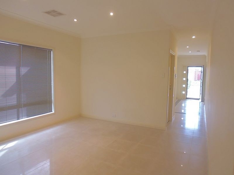 67 Lord Howe Crescent, Mawson Lakes SA 5095