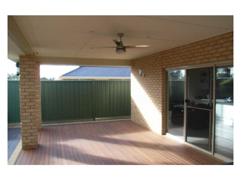 67 Lord Howe Crescent, Mawson Lakes SA 5095