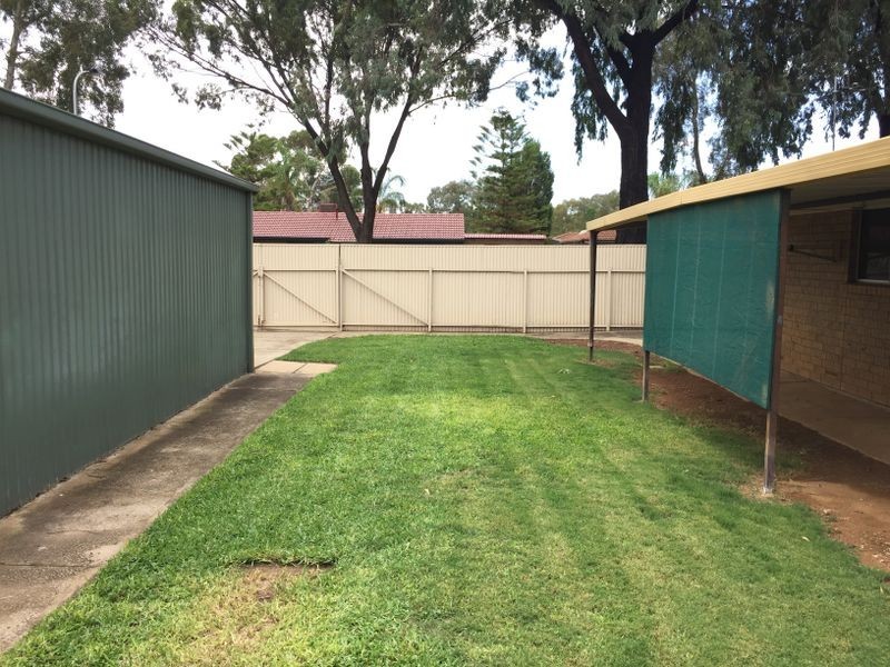 1 Carsten Crescent, Burton SA 5110