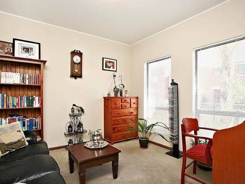 7 Reunion Lane, Mawson Lakes SA 5095